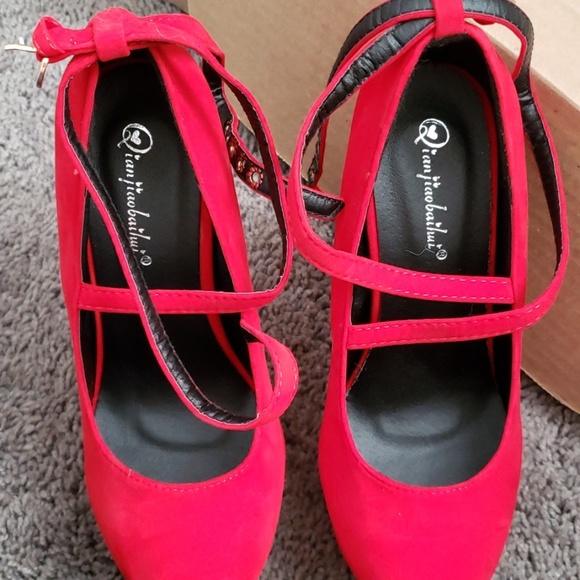 Red heels - Picture 4 of 4